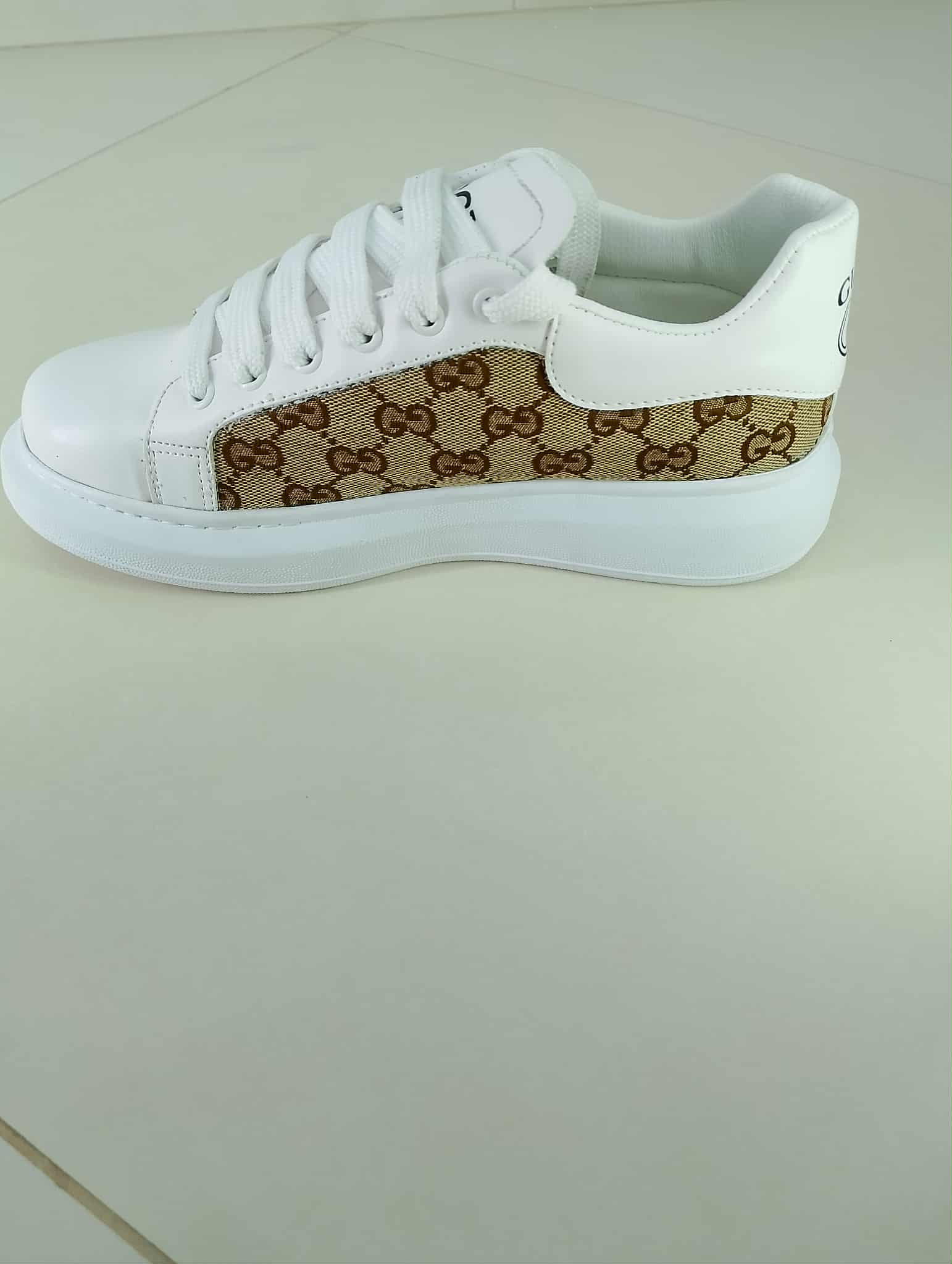 Gucci   كاجوال