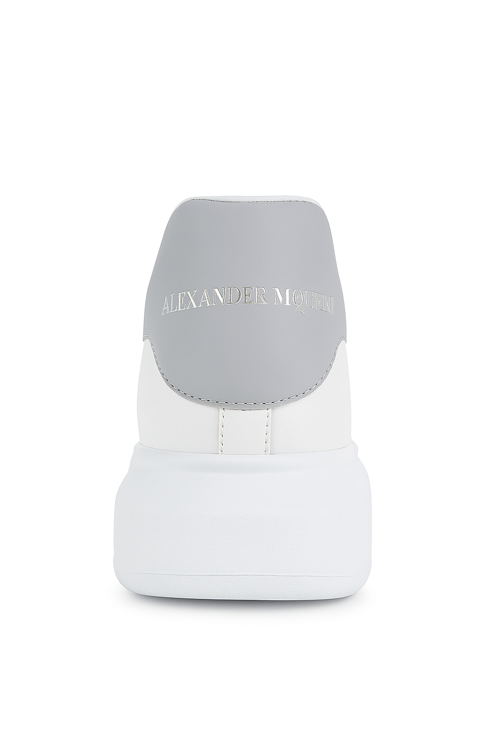 Alexander McQueen   كاجوال – تصميم مميز