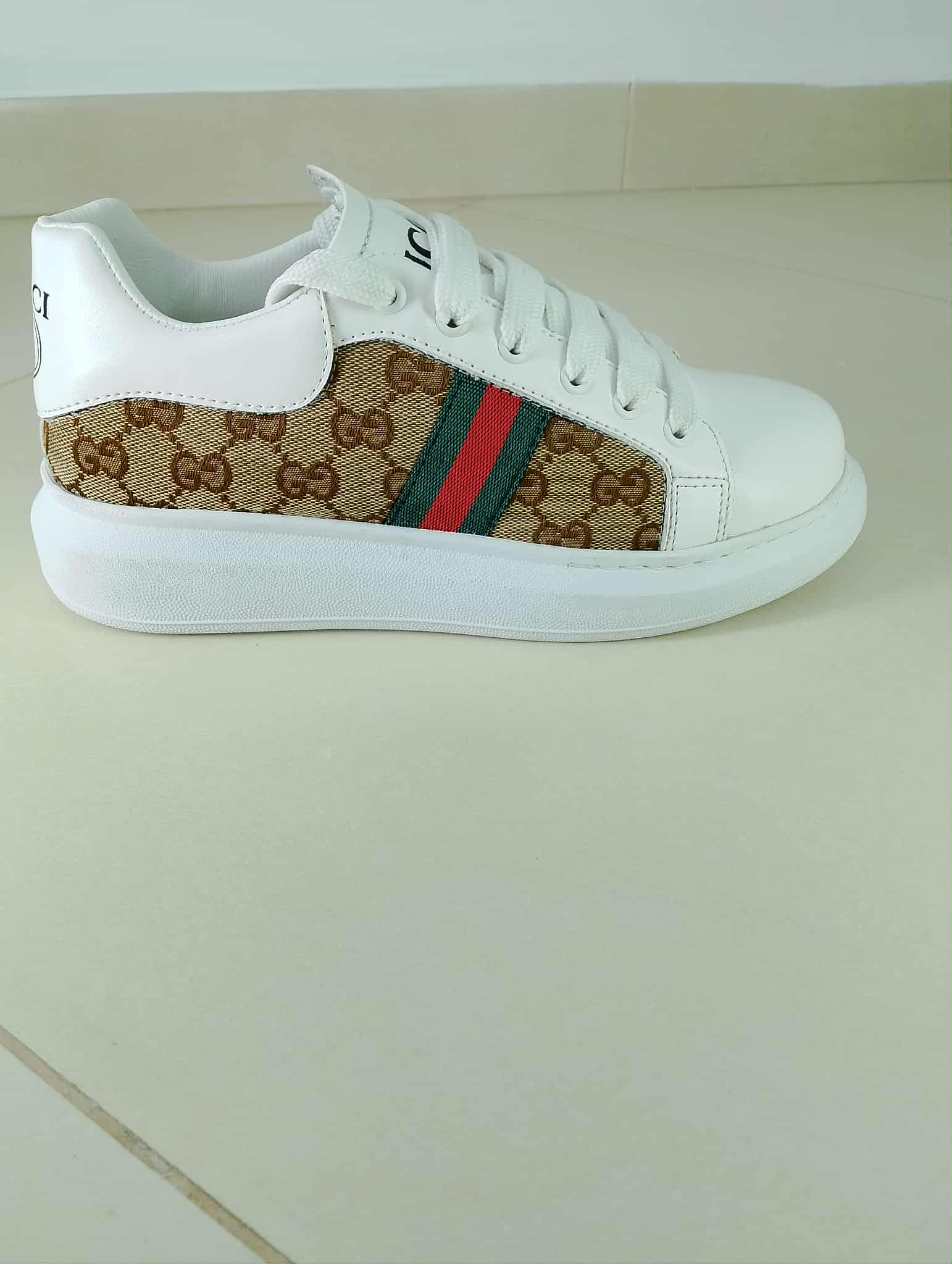 Gucci   كاجوال